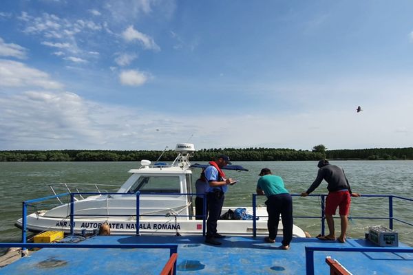 FOTO Razie a polițiștilor la agenții economici din Delta Dunării