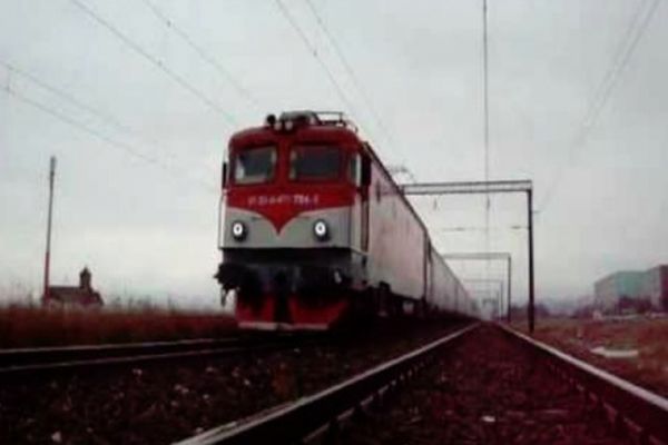 CFR Călători suplimentează cu vagoane trenurile spre litoral