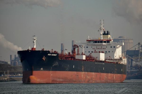 Comandant roman, reținut de pe navă într-un port din Cipru