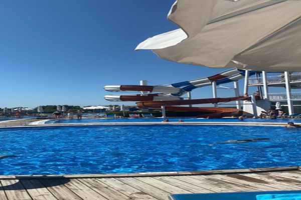 Două piscine din Murighiol, închise de inspectorii ANPC