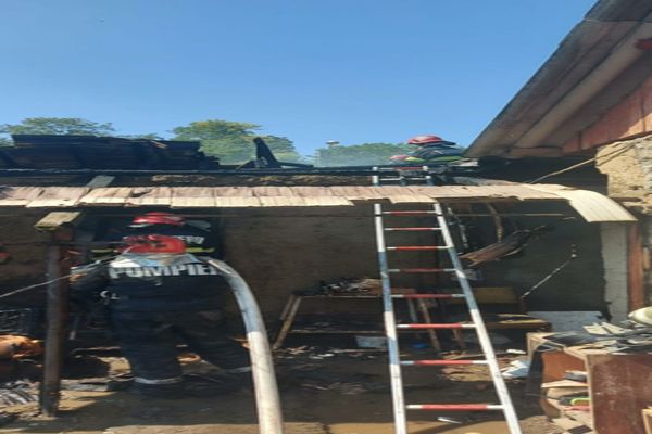 Incendiu la o casă din Tulcea provocat de o țigară