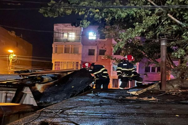 FOTO Incendiu într-un bar din Tulcea