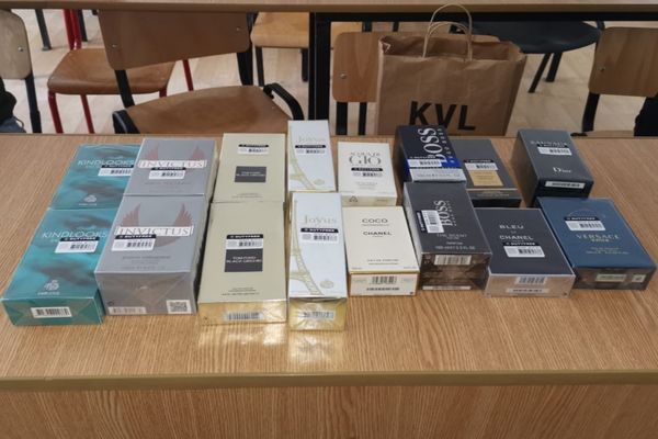 Parfumuri susceptibile a fi contrafăcute, confiscate de jandarmii tulceni