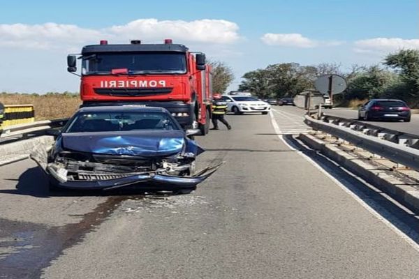 FOTO Carambol cu două autoturisme și un microbuz pe DN22