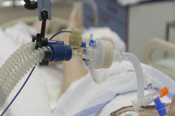 Doar 32 de paturi ATI mai sunt libere, în toată ţara, pentru pacienţii COVID