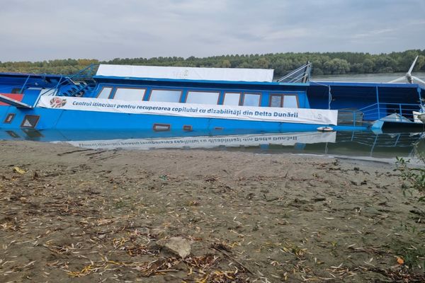 S-a scufundat pontonul inaugurat la Mahmudia de Raluca Turcan