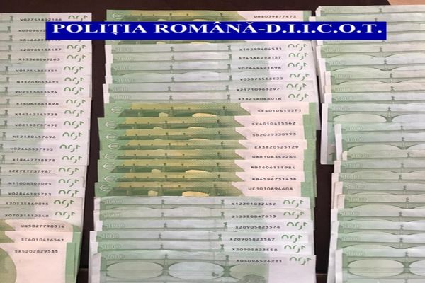 Cinci bărbați arestați preventiv pentru trafic de droguri