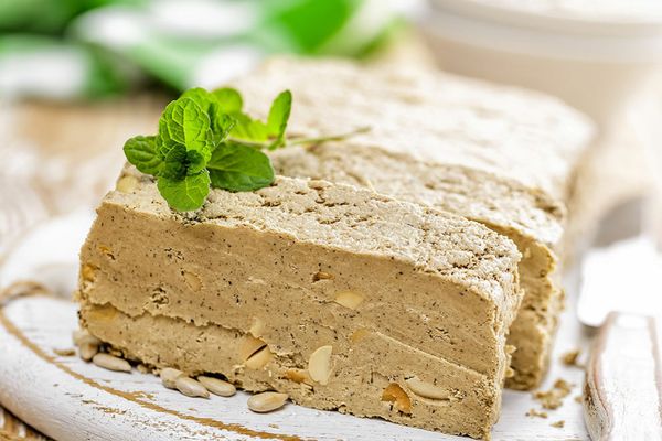 Ce este de fapt halvaua și ce se întâmplă în corpul tău când o mănânci. Puțini știu asta despre alimentul de post preferat