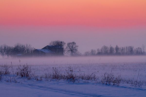 Vreme total ATIPICĂ: Temperaturi de primăvară la munte, ceață și frig în zona de câmpie. Șoferii, sfătuiți să circule cu ATENȚIE