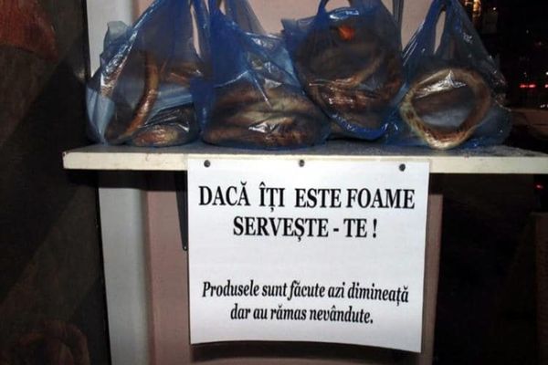 Dacă îţi este foame, servește-te!
