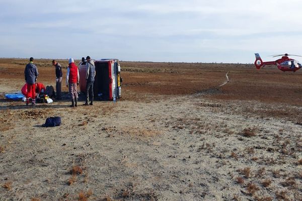 Mașină răsturnată în zona Perișor în Delta Dunării. Intervine elicopterul SMURD