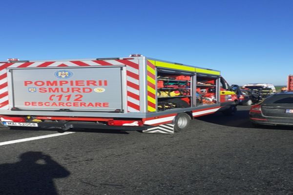 Accident grav cu victime încarcerate pe DN22