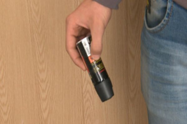 Gluma proastă taxată drastic Au pulverizat spray lacrimogen în școală