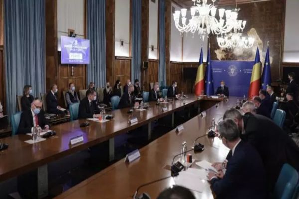 Întâlnire de URGENȚĂ la Guvern din cauza Omicron: Medicii de familie, chemați la discuții