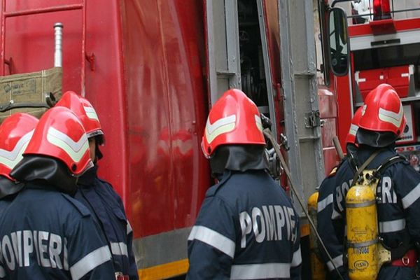 Incendiu casă în Ceamurlia de Sus
