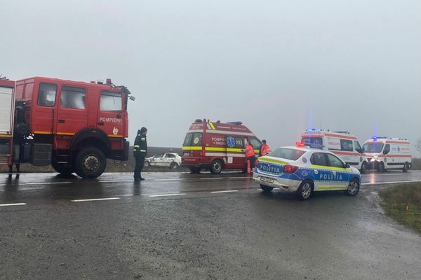 FOTO Au ajuns la spital în stare gravă în urma unui accident pe DN22