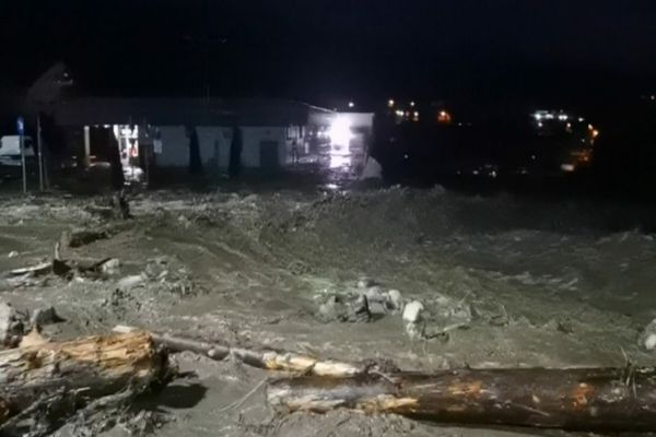 Cod portocaliu de inundații pe râuri din 11 județe