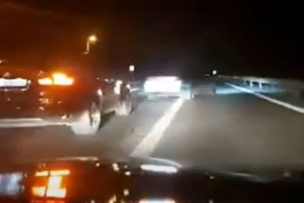 Au fost reținute persoanele care au participat la cursele ilegale de pe Autostrada A4