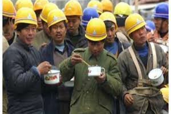 100.000 de muncitori străini vor veni să lucreze în România în 2022