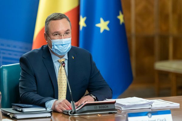Premierul, față în față cu aleșii locali: Decizii CRUCIALE pe salariile demnitarilor - O treime dintre angajații din primării, afectați