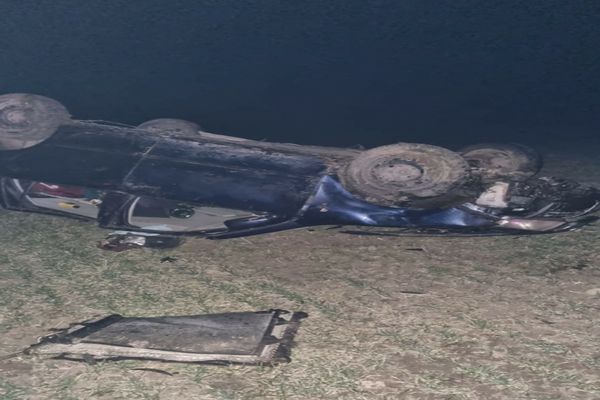 FOTO Accident teribil în Tulcea. Un mort și doi răniți după ce o mașină s-a răsturnat