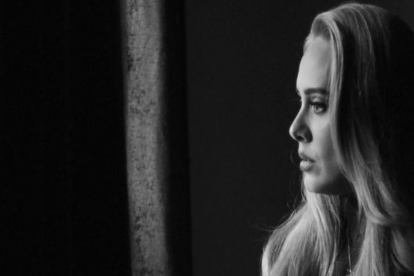 Brit Awards 2022: Adele este marea câştigătoare cu trei trofee principale