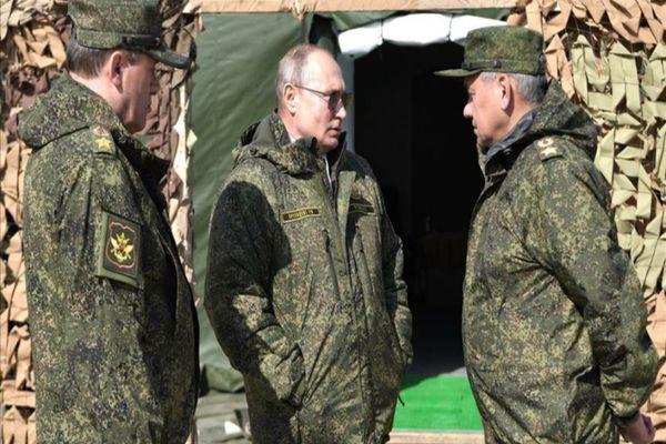 Vladimir Putin asistă la un exercițiu al forțelor nucleare ruse. Sunt testate rachetele balistice și de croazieră