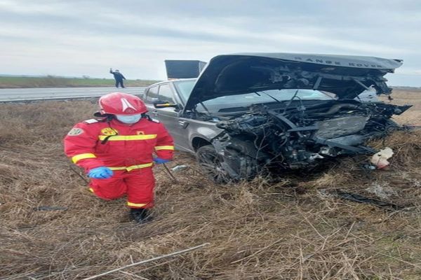 Impact nimicitor în Ialomița. Trei persoane au murit, iar a patra este în stare critică