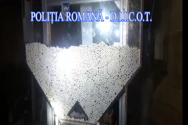 VIDEO Descinderi la o fabrică ilegală de țigări. Grup infracțional destructurat