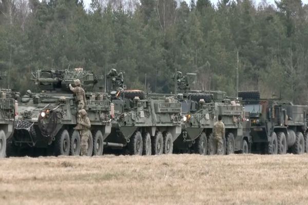 Primele convoaie cu tehnică militară SUA ajung în România