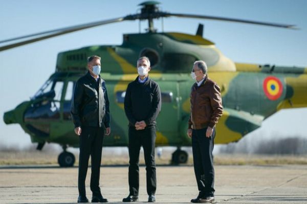 VIDEO  Secretarul general al NATO și Klaus Iohannis  au ajuns  la Baza 57 Aeriană Mihail Kogălniceanu