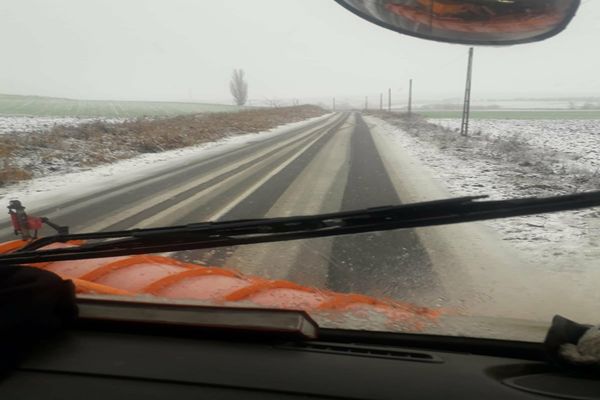  Circulație în condiții de iarnă pe drumurile din Tulcea