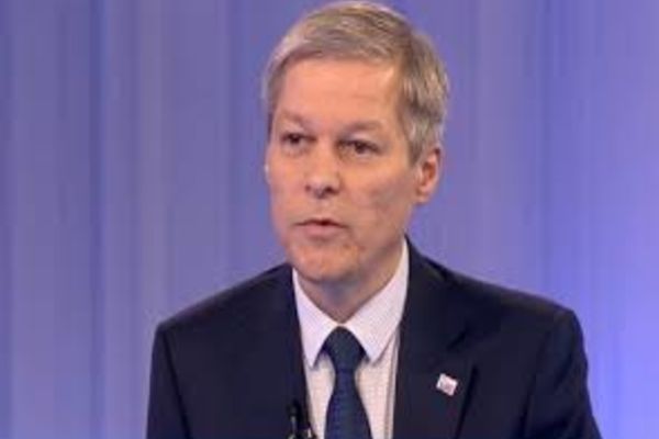 Conducerea USR a respins programul politic al lui Cioloș, care și-ar putea anunța demisia în această seară
