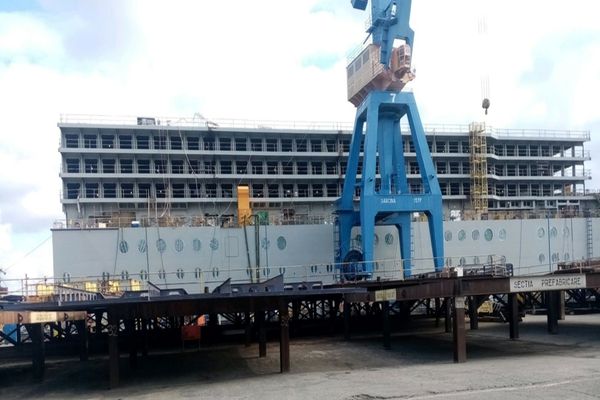 FOTO Șantierul Naval din Tulcea, amendat de Garda de Mediu cu 100.000 de lei