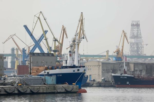 Ucraina negociază cu România exportul de produse agricole prin portul Constanța