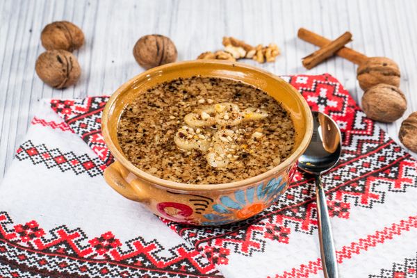 Cea mai bună rețetă de mucenici muntenești fierți, cu nucă