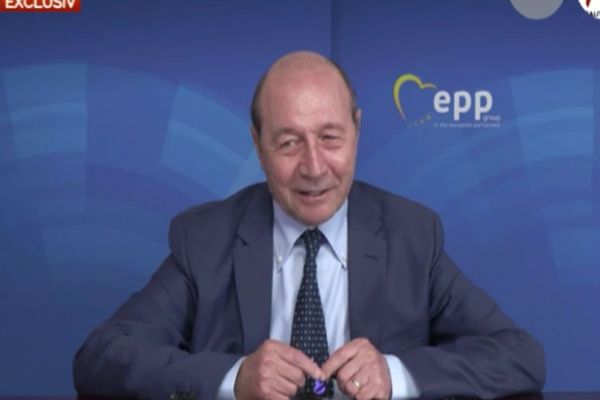 Surse: Traian Băsescu, internat de urgență la un spital din Paris