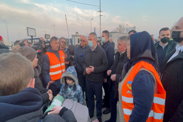 FOTO VIDEO  Nicolae Ciucă la Isaccea - Un război nedemn, neprovocat pe care forțele armate ruse îl desfășoară în Ucraina