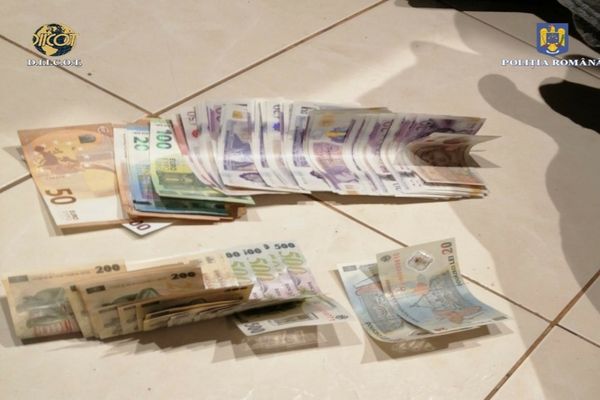 Grupare infracțională specializată în trafic de droguri de mare risc destructurată