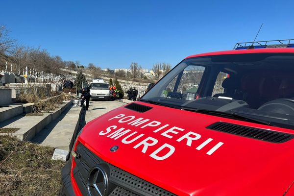 VIDEO Și-a găsit sfârșitul în cimitir. Teribil accident printre morminte