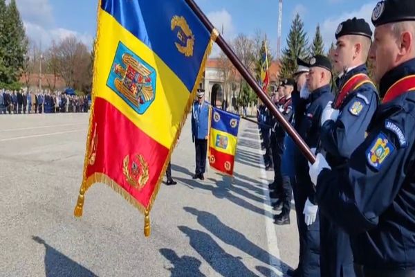 Drapelul de Luptă al IJJ Tulcea, decorat cu Ordinul ,,Bărbăție și Credință”, în grad de Cavaler, pentru militari