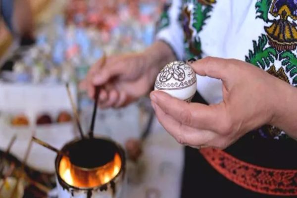 Se apropie minivacanța de Paște 2022 - Câte zile libere au românii în acest an