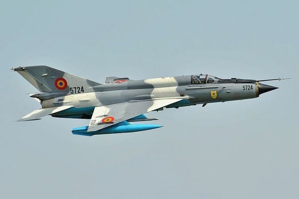România suspendă toate zborurile militare cu avioanele MiG-21 LanceR