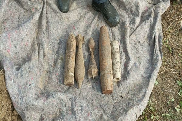 Proiectile din al Doilea Război Mondial, distruse de pirotehniști