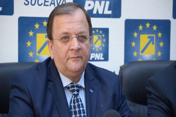 Prim-vicepreşedintele PNL, Gheorghe Flutur, a fost votat duminică, în cadrul şedinţei Biroului Naţional Politic al PNL, preşedinte interimar