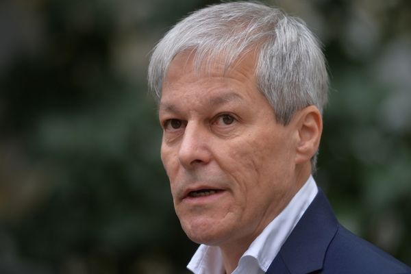 Dacian Cioloș: „Este inadmisibilă tăcerea autorităților statului român în fața dezvăluirilor despre un mecanism odios de compromitere a Emiliei Șercan”