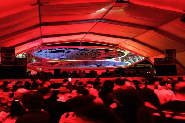 VIDEO Droguri la festival în Mamaia.Cinci persoane duse la audieri