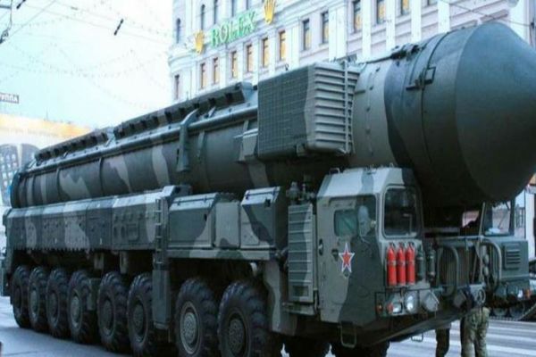 PUTIN îi amenință cu nucleara pe „inamicii Moscovei” - Anunță testarea rachetei Sarmat din arsenalul său 