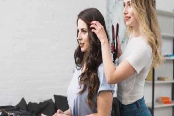 Controale ANAF. Profesorii care oferă meditații, proprietarii de locuințe închiriate și stiliștii sunt vizați