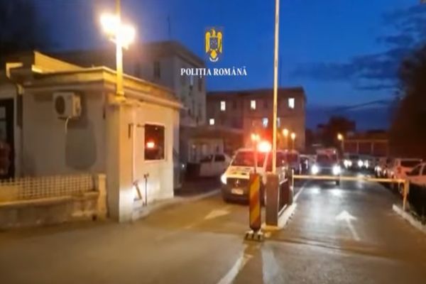 VIDEO Percheziții la proxeneții din Tulcea